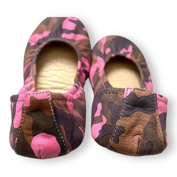 The Storehouse Gray/Tan/Pink Bubblegum Camo Genuine Leather Ballet Flats - Picture 3 of 11